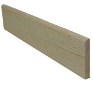 Cokół  z drewna jesionowego 0,5x3,5cm